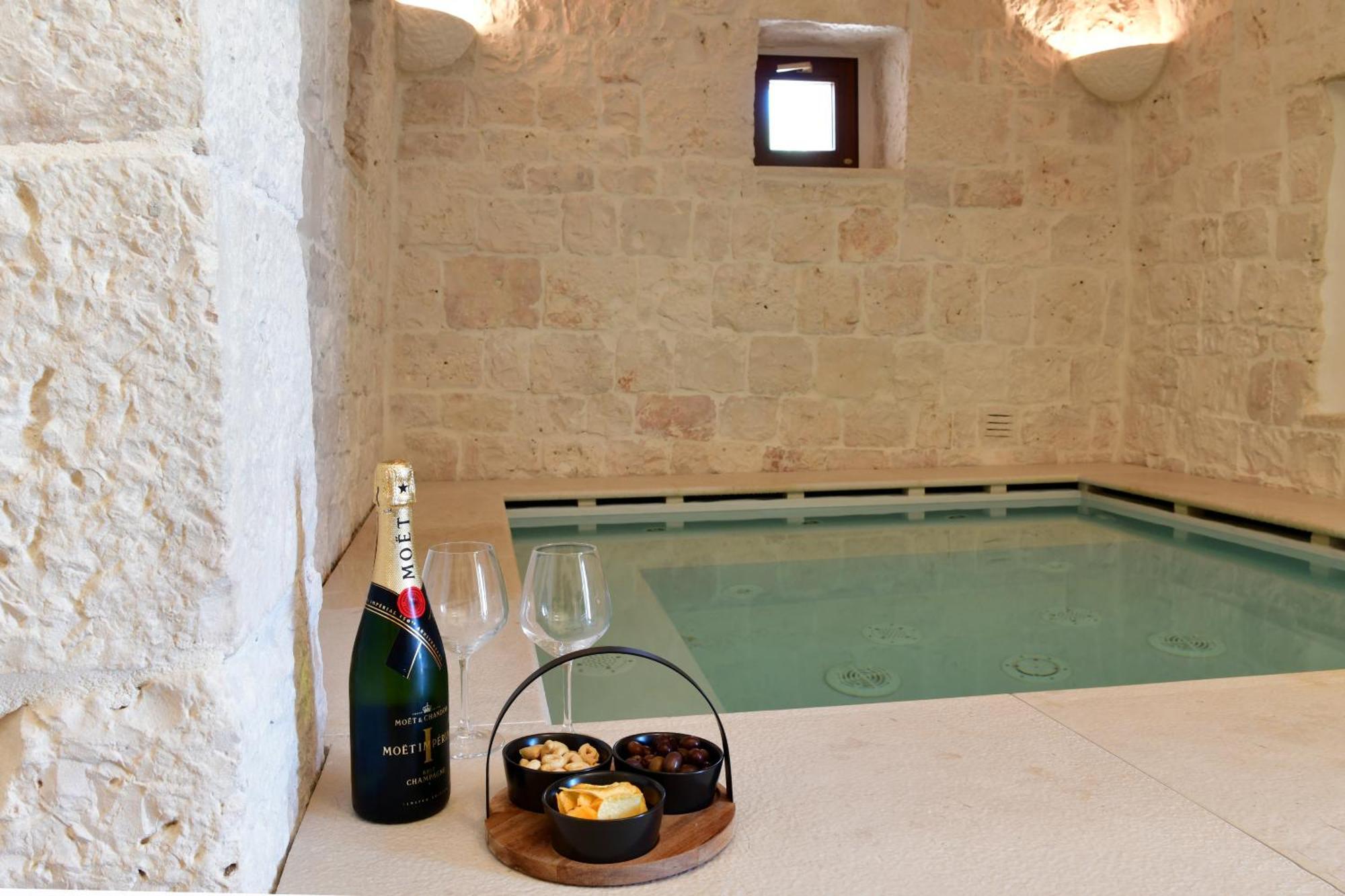 Lamarossa Trulli & Suites Antonelli ภายนอก รูปภาพ